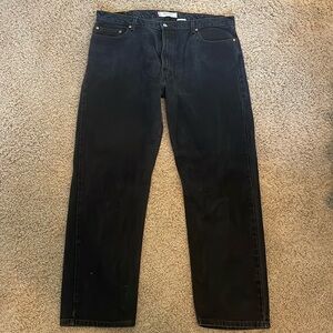 Men’s black regular fit 505 jeans by Levi’s. Waist 42/length 32.